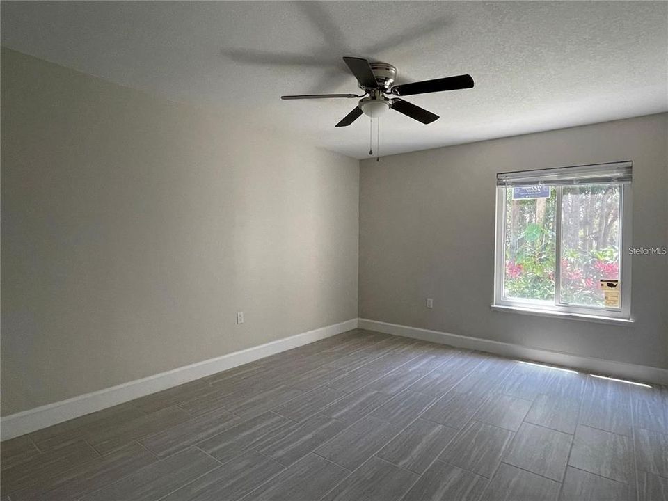 For Rent: $1,350 (1 beds, 1 baths, 607 Square Feet)