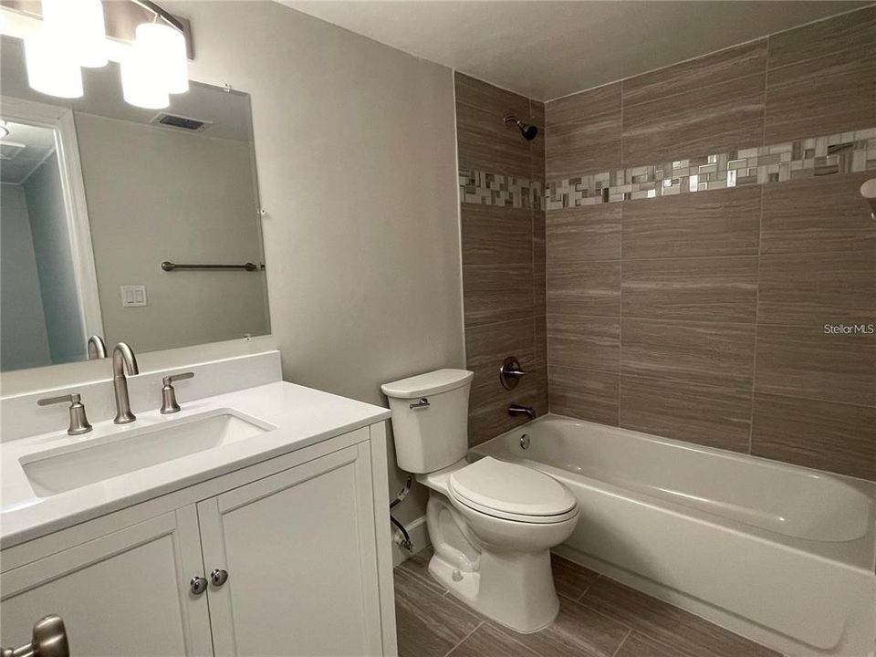 For Rent: $1,350 (1 beds, 1 baths, 607 Square Feet)