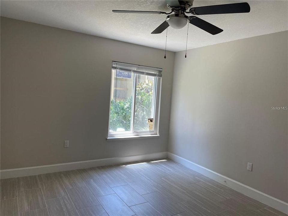 For Rent: $1,350 (1 beds, 1 baths, 607 Square Feet)