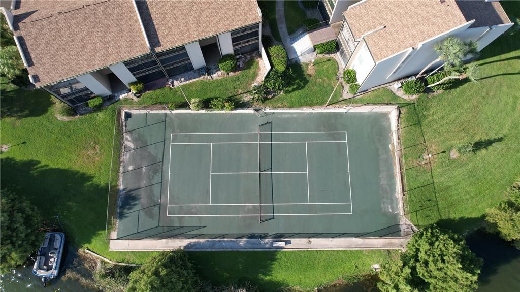 For Rent: $1,350 (1 beds, 1 baths, 607 Square Feet)