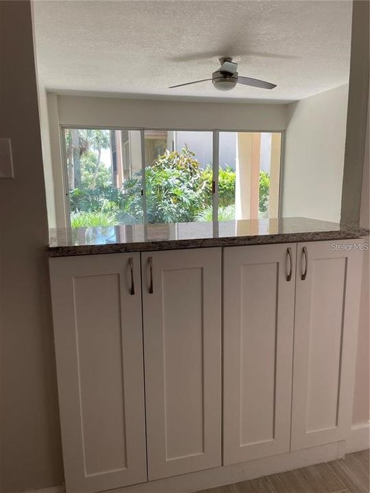 For Rent: $1,350 (1 beds, 1 baths, 607 Square Feet)