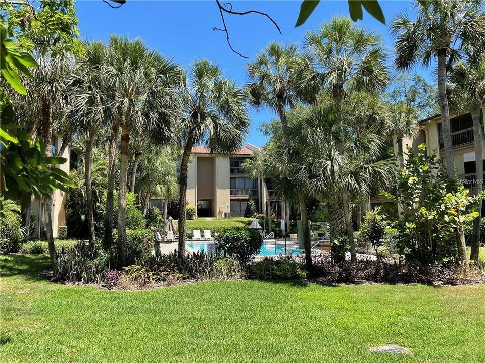 For Rent: $1,350 (1 beds, 1 baths, 607 Square Feet)