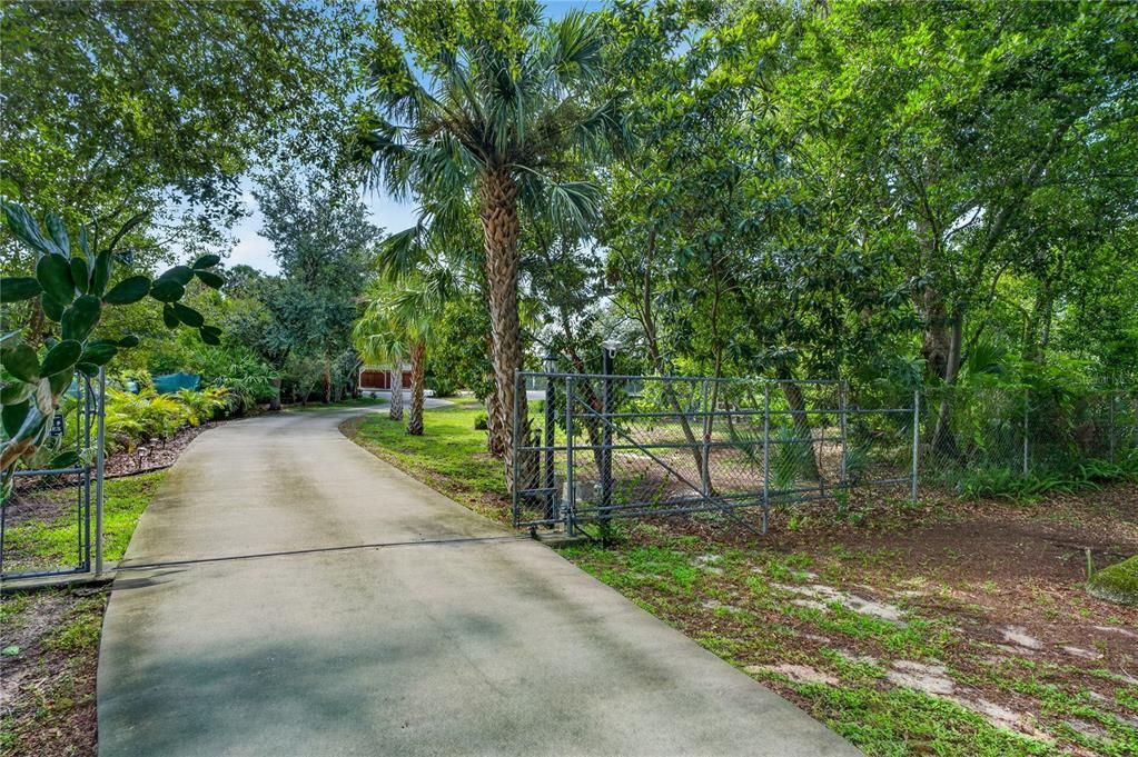 For Sale: $899,900 (4 beds, 2 baths, 2131 Square Feet)