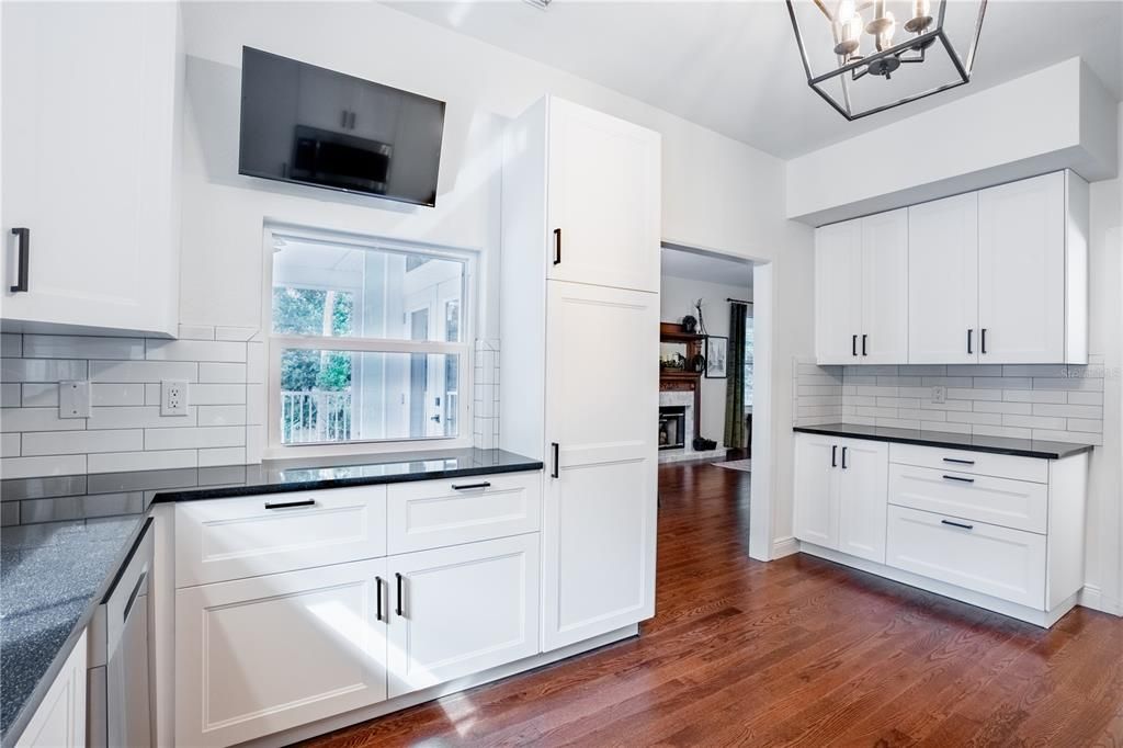 For Sale: $899,900 (4 beds, 2 baths, 2131 Square Feet)