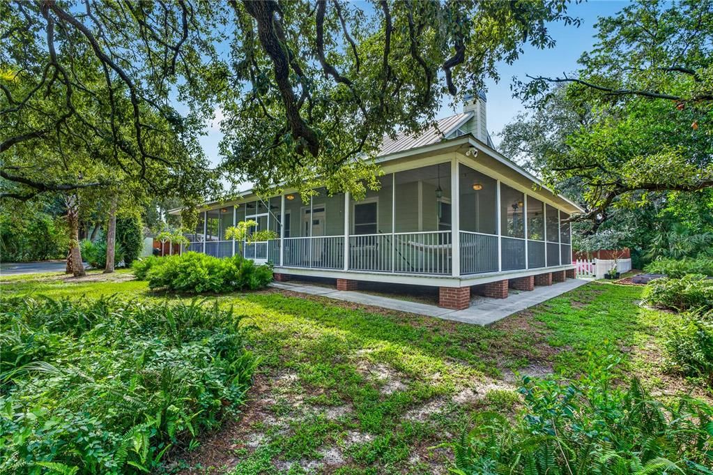 For Sale: $899,900 (4 beds, 2 baths, 2131 Square Feet)