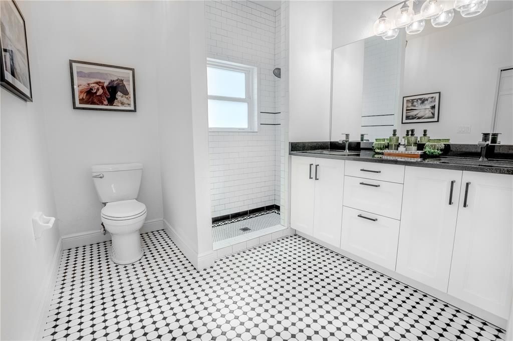 For Sale: $899,900 (4 beds, 2 baths, 2131 Square Feet)