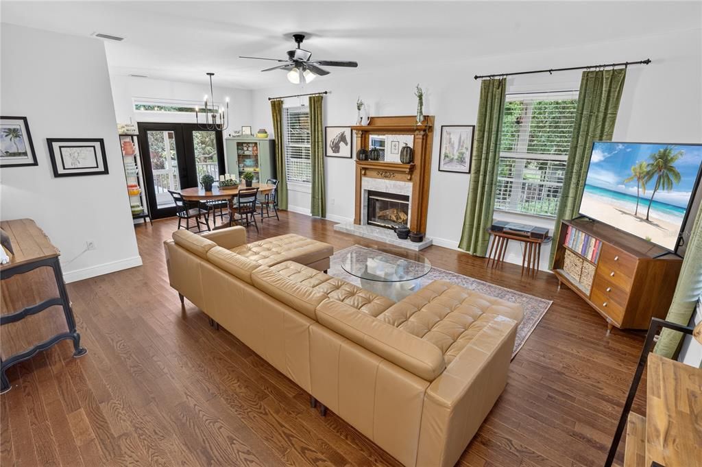 For Sale: $899,900 (4 beds, 2 baths, 2131 Square Feet)