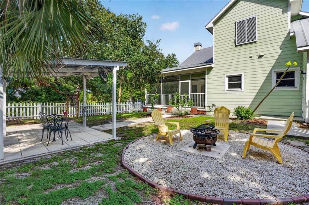 For Sale: $899,900 (4 beds, 2 baths, 2131 Square Feet)