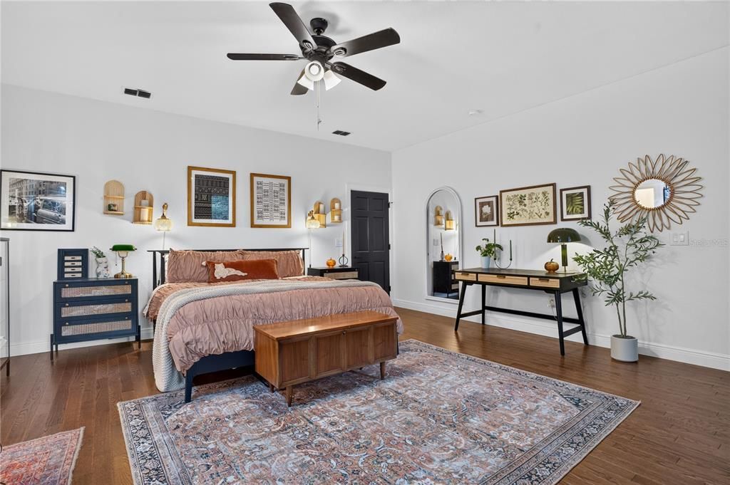 For Sale: $899,900 (4 beds, 2 baths, 2131 Square Feet)
