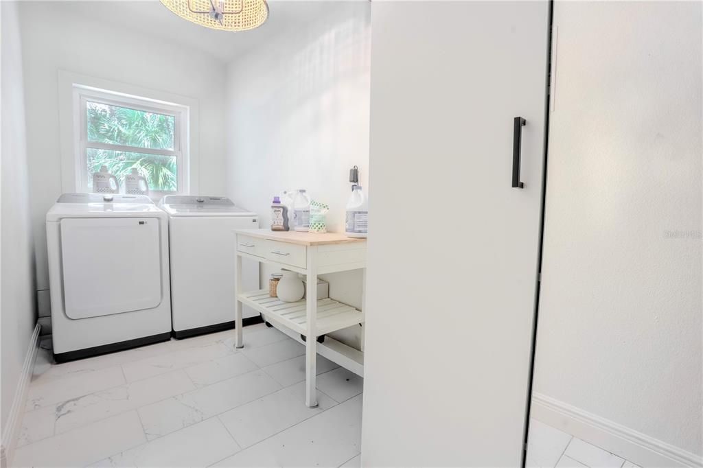 For Sale: $899,900 (4 beds, 2 baths, 2131 Square Feet)