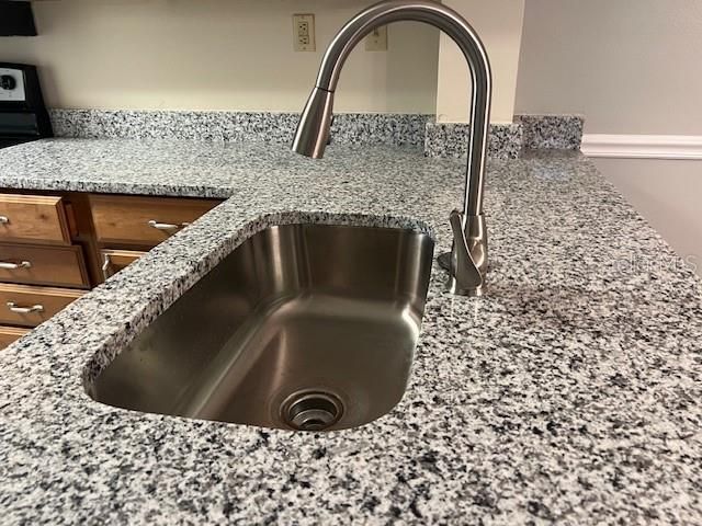 For Rent: $1,975 (2 beds, 2 baths, 1096 Square Feet)
