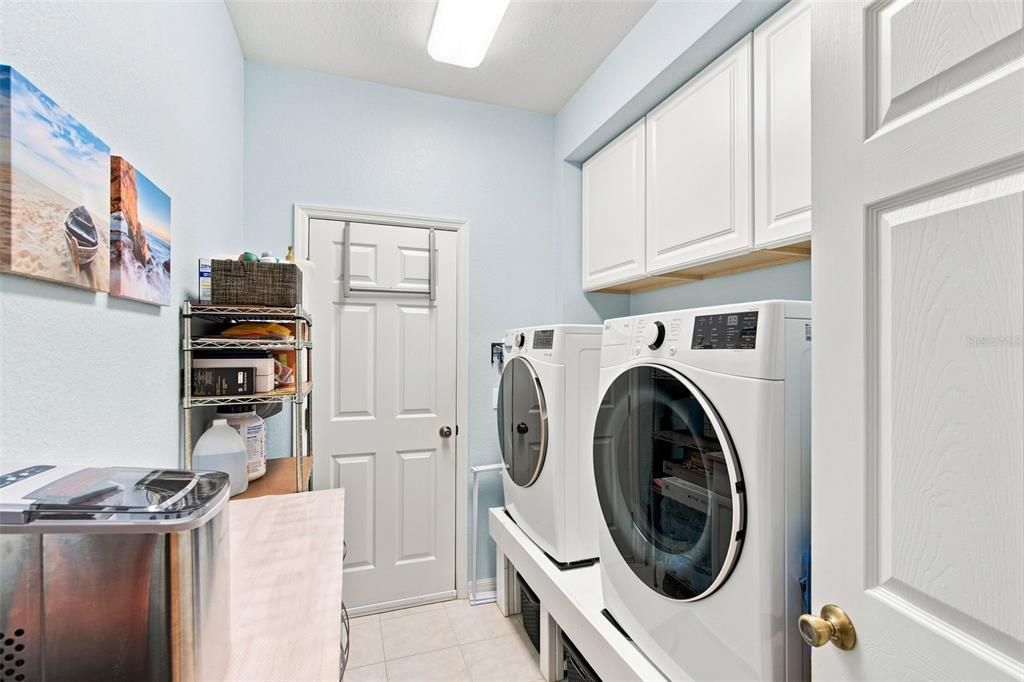 For Sale: $324,995 (3 beds, 2 baths, 1748 Square Feet)