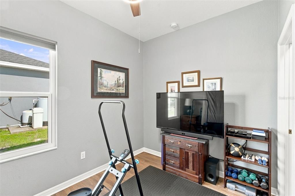 For Sale: $324,995 (3 beds, 2 baths, 1748 Square Feet)