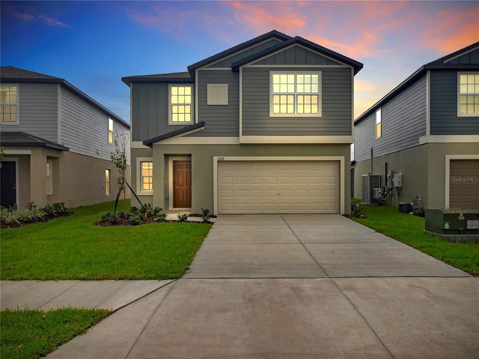 For Rent: $3,100 (5 beds, 2 baths, 2215 Square Feet)
