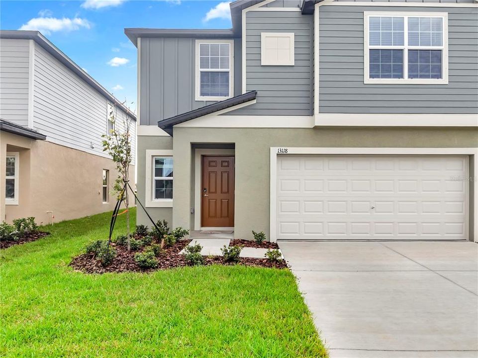 For Rent: $3,100 (5 beds, 2 baths, 2215 Square Feet)