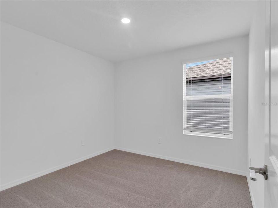 For Rent: $3,100 (5 beds, 2 baths, 2215 Square Feet)