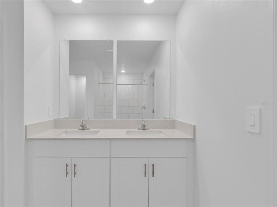 For Rent: $3,100 (5 beds, 2 baths, 2215 Square Feet)
