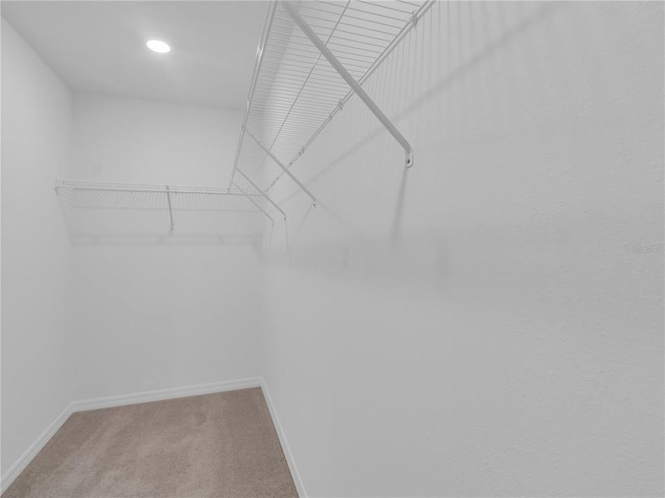 For Rent: $3,100 (5 beds, 2 baths, 2215 Square Feet)