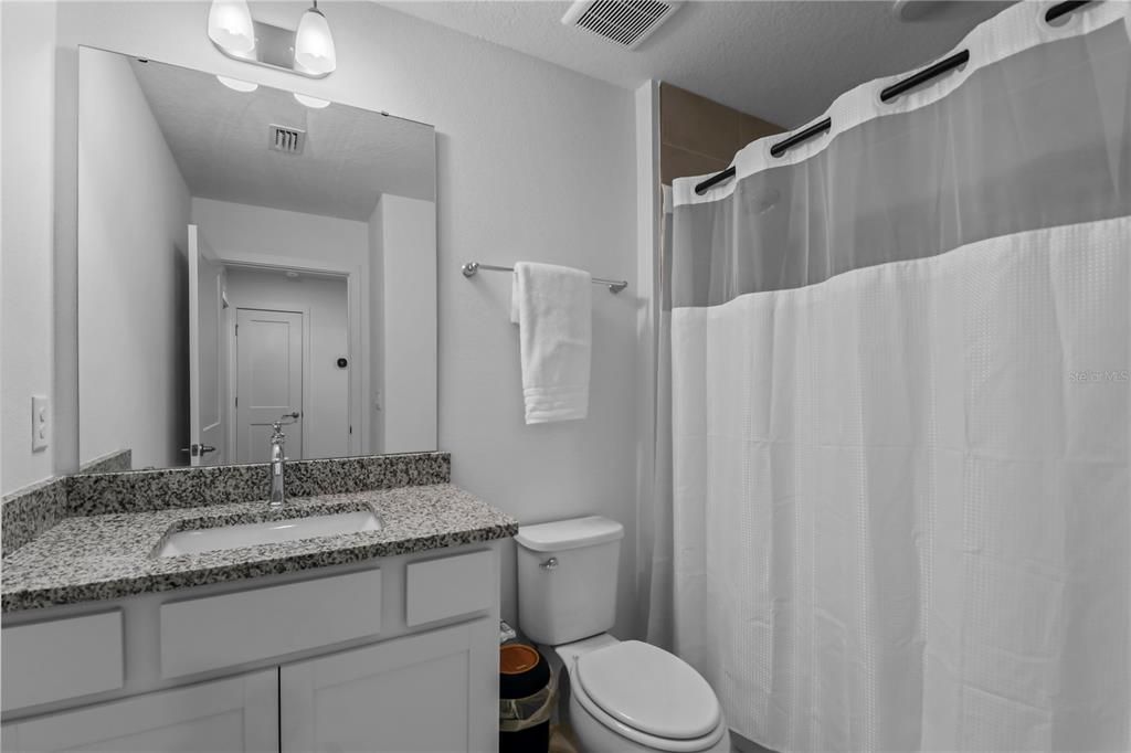 В аренду: $2,300 (4 спален, 2 ванн, 2466 Квадратных фут)