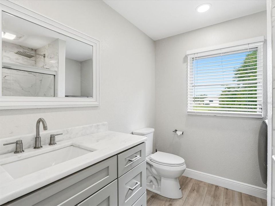For Sale: $289,900 (2 beds, 2 baths, 1101 Square Feet)