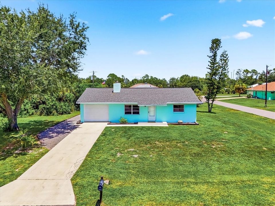 For Sale: $289,900 (2 beds, 2 baths, 1101 Square Feet)