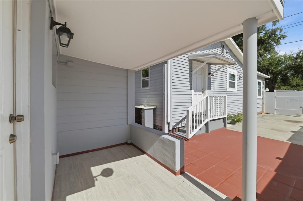 For Sale: $329,000 (3 beds, 1 baths, 852 Square Feet)