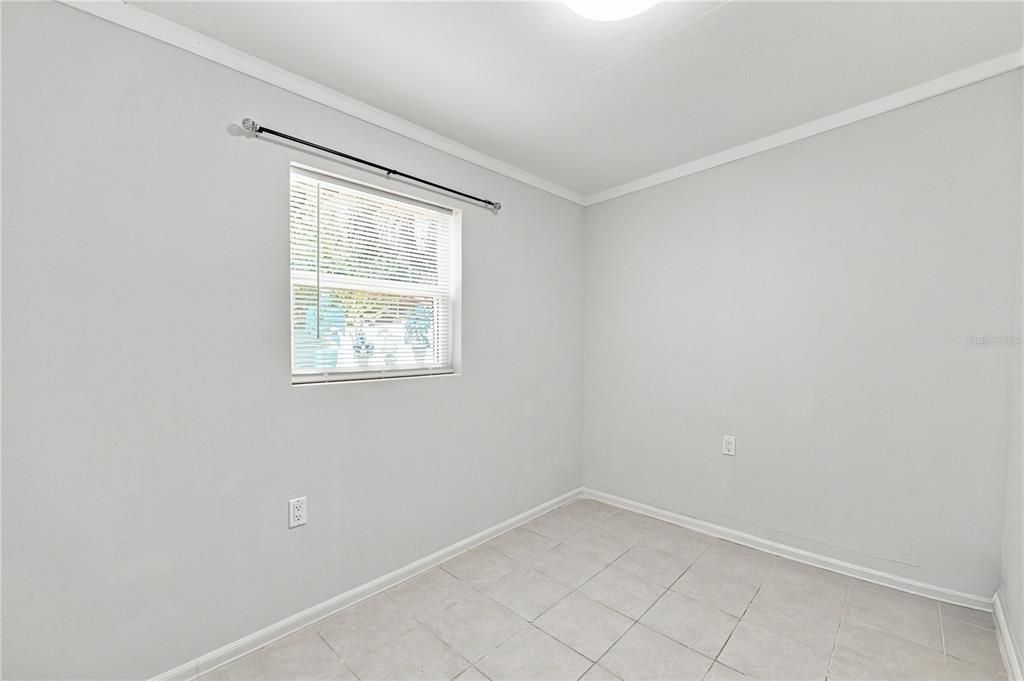 For Sale: $329,000 (3 beds, 1 baths, 852 Square Feet)