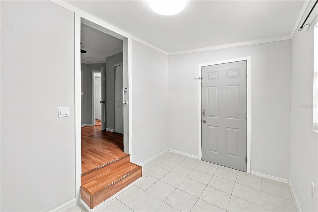 For Sale: $329,000 (3 beds, 1 baths, 852 Square Feet)