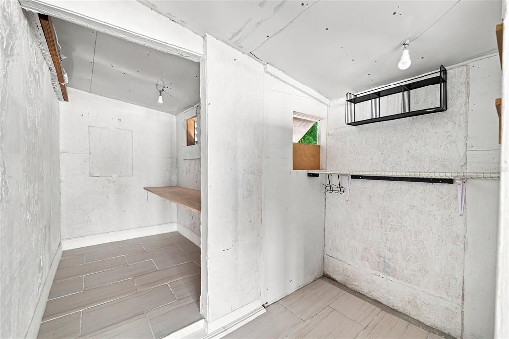 For Sale: $329,000 (3 beds, 1 baths, 852 Square Feet)