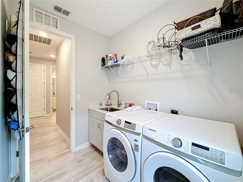 For Sale: $424,900 (3 beds, 2 baths, 2288 Square Feet)