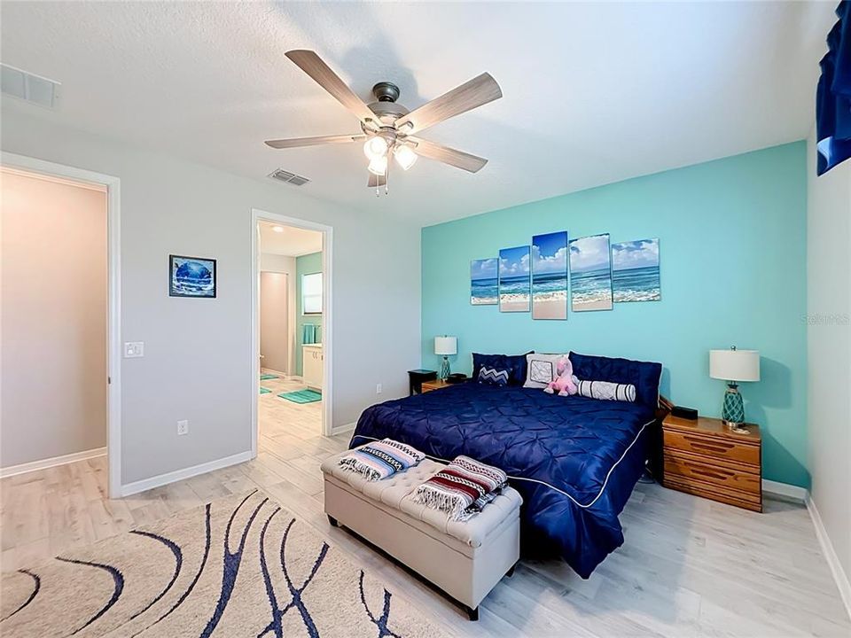 For Sale: $424,900 (3 beds, 2 baths, 2288 Square Feet)