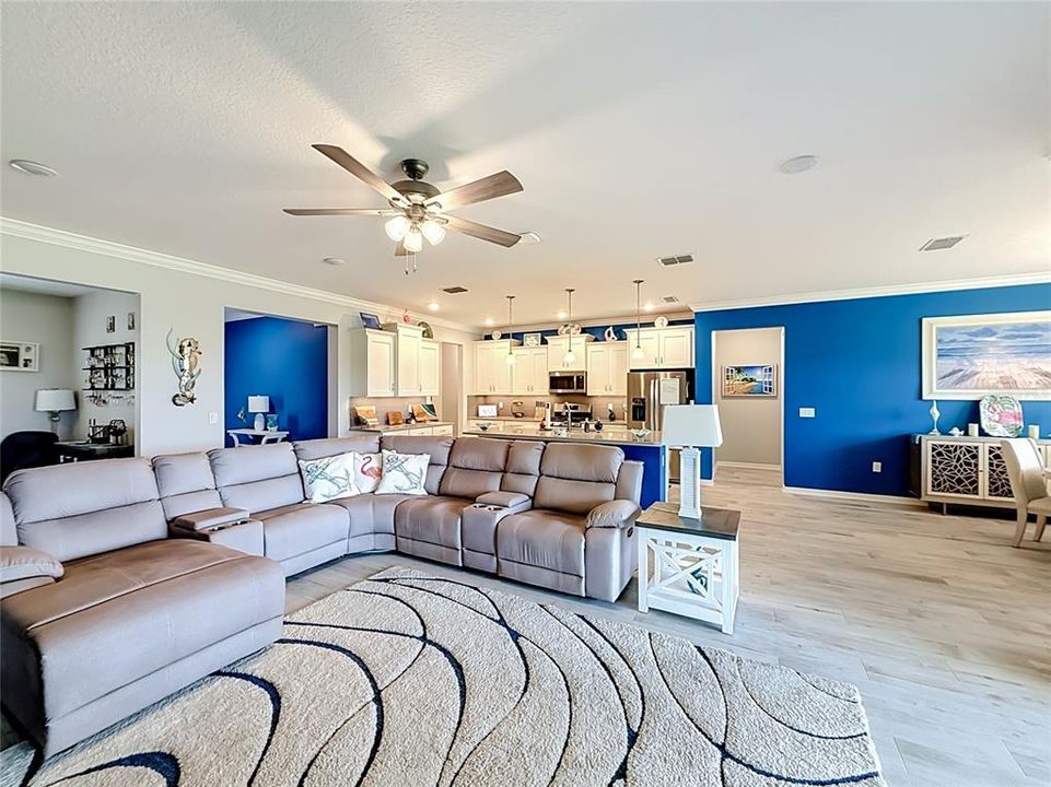 For Sale: $424,900 (3 beds, 2 baths, 2288 Square Feet)