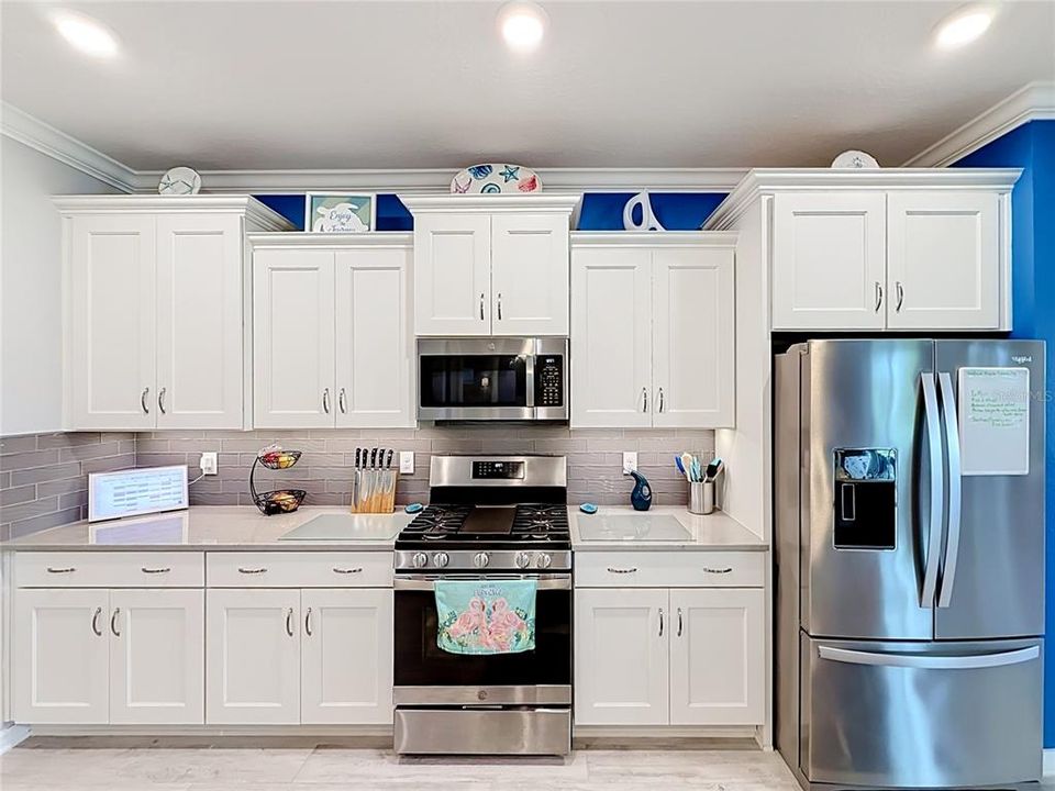 For Sale: $424,900 (3 beds, 2 baths, 2288 Square Feet)