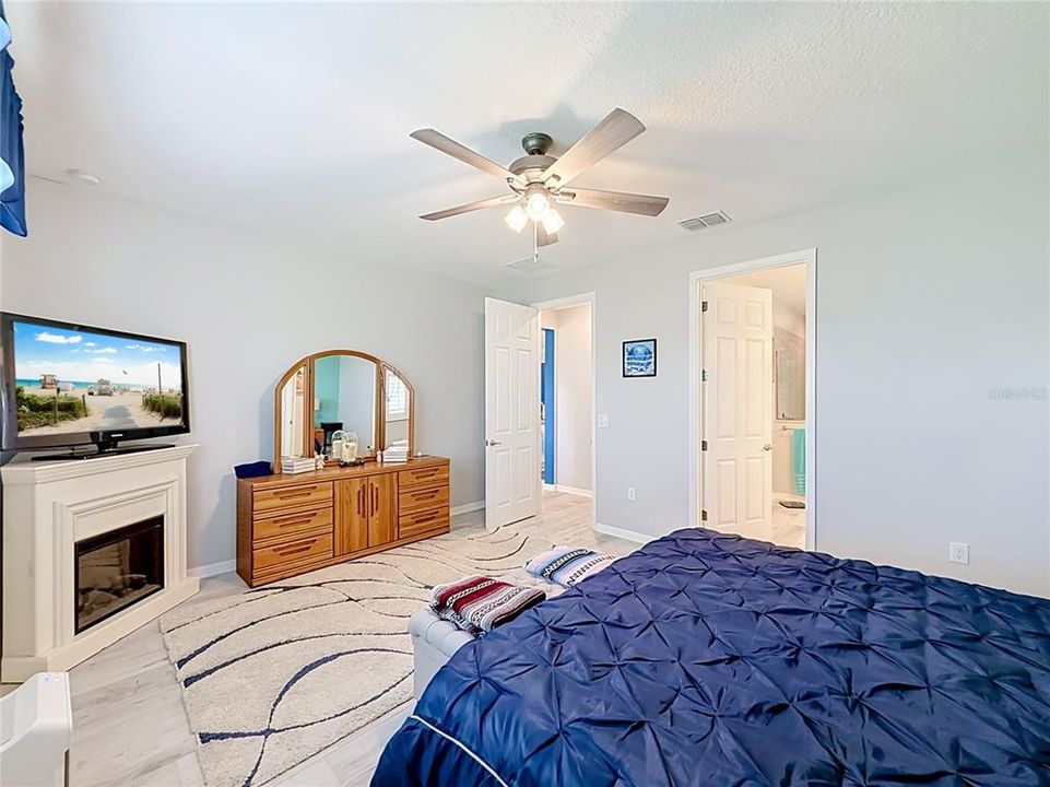 For Sale: $424,900 (3 beds, 2 baths, 2288 Square Feet)