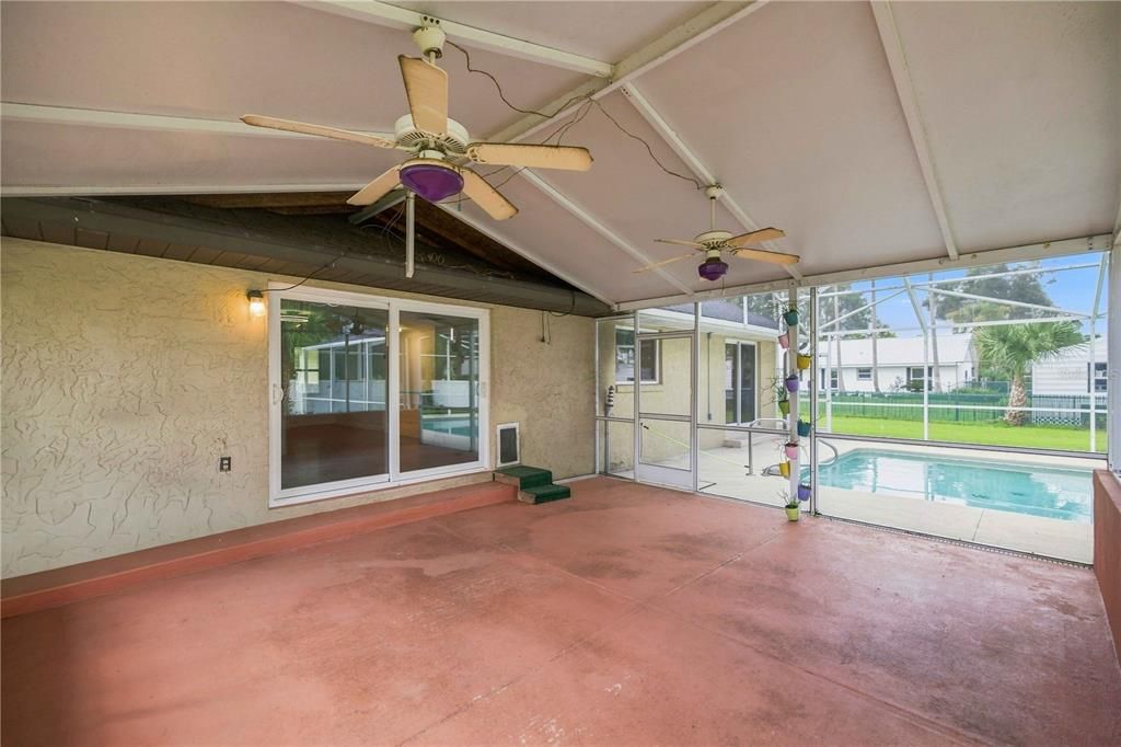 For Sale: $355,000 (3 beds, 2 baths, 1552 Square Feet)