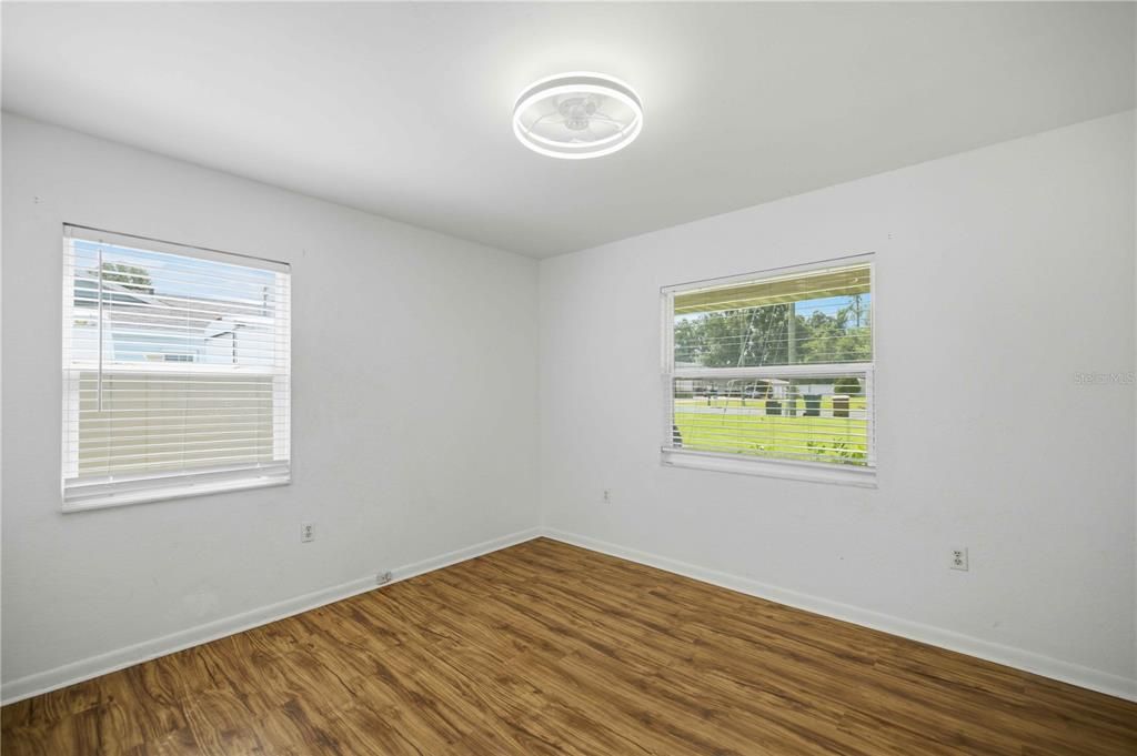 For Sale: $355,000 (3 beds, 2 baths, 1552 Square Feet)