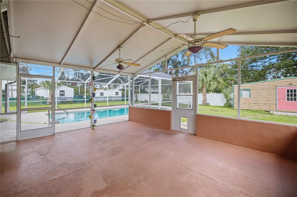 For Sale: $355,000 (3 beds, 2 baths, 1552 Square Feet)