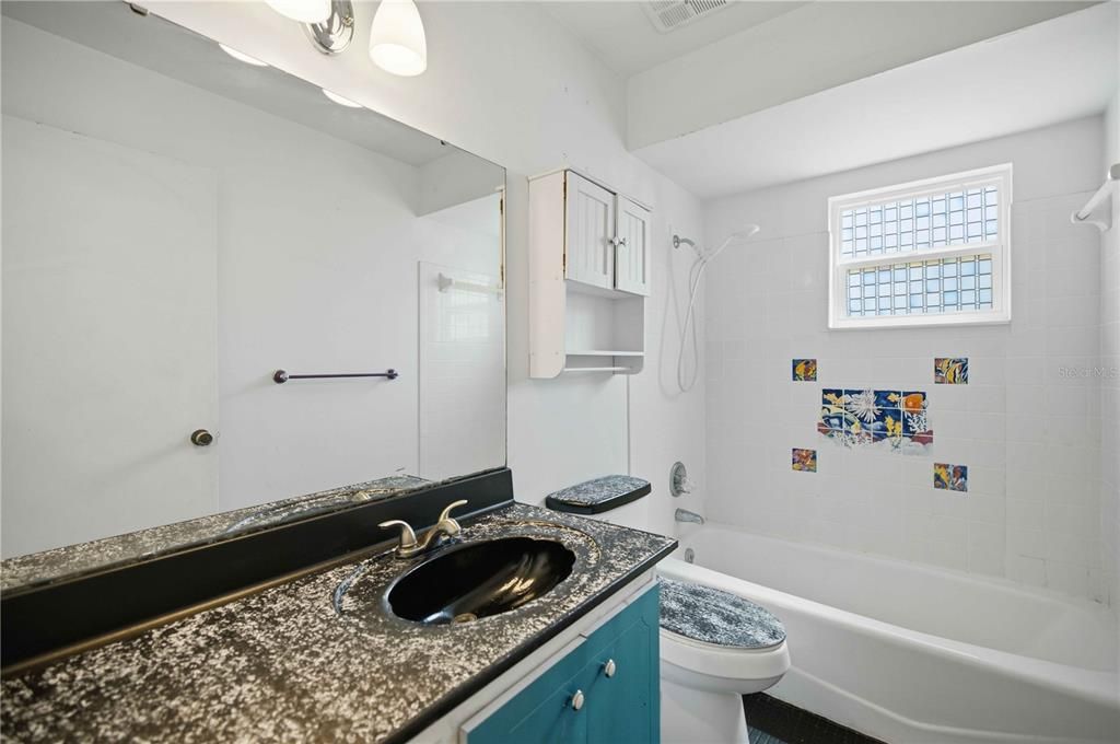 For Sale: $355,000 (3 beds, 2 baths, 1552 Square Feet)