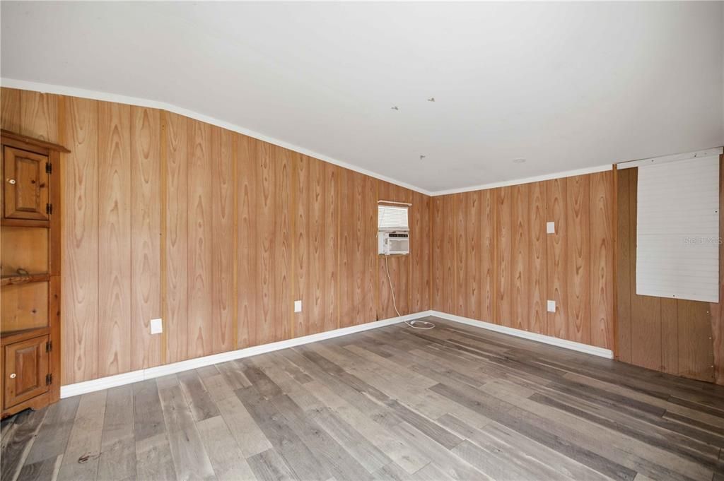 For Sale: $355,000 (3 beds, 2 baths, 1552 Square Feet)