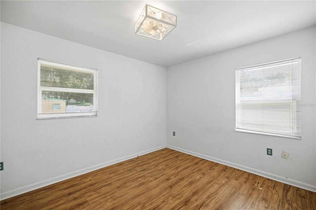 For Sale: $355,000 (3 beds, 2 baths, 1552 Square Feet)