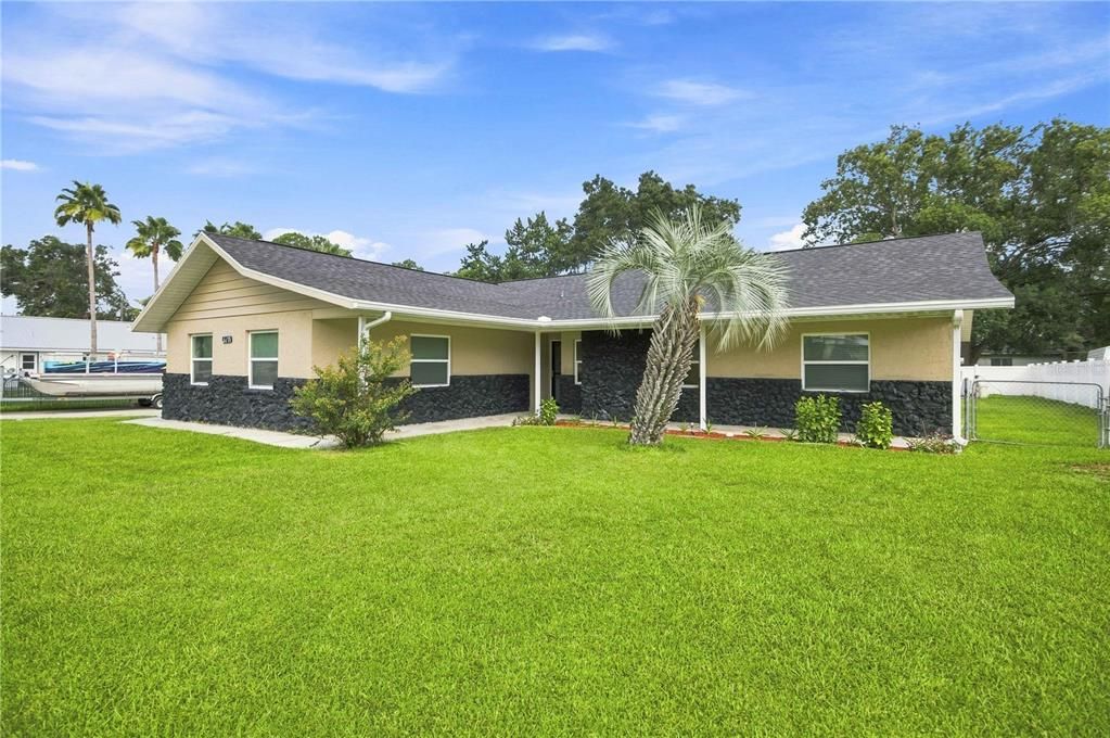 For Sale: $355,000 (3 beds, 2 baths, 1552 Square Feet)