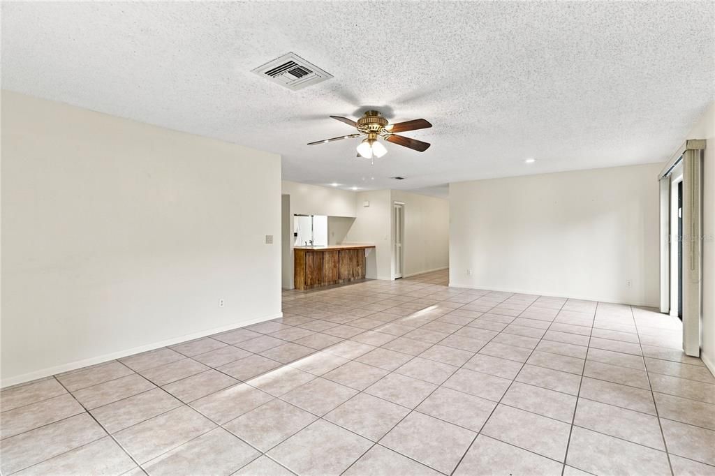 For Sale: $219,000 (2 beds, 2 baths, 1450 Square Feet)