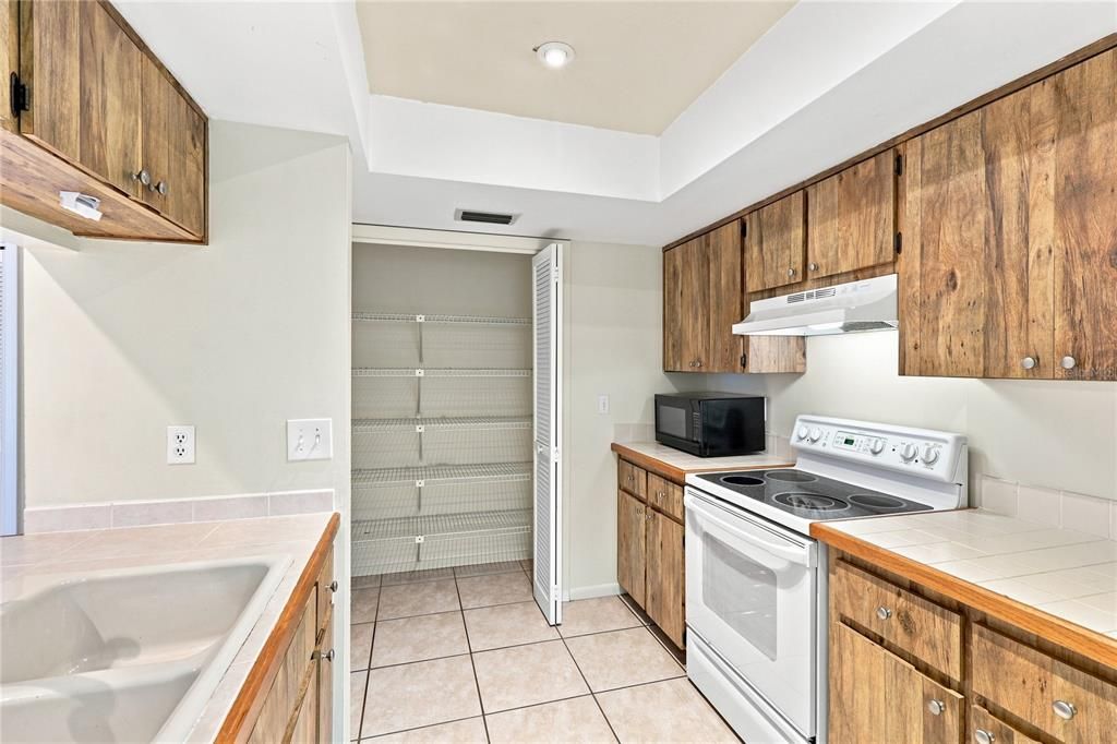 For Sale: $219,000 (2 beds, 2 baths, 1450 Square Feet)