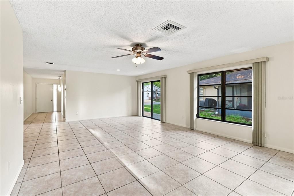 For Sale: $219,000 (2 beds, 2 baths, 1450 Square Feet)