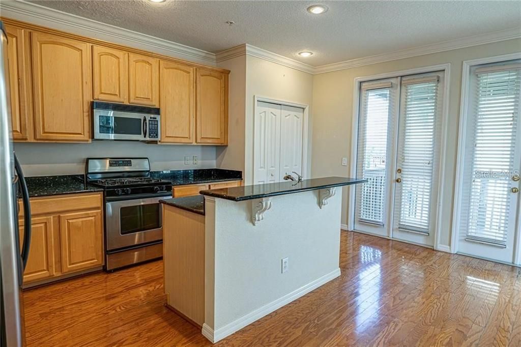 For Rent: $2,950 (3 beds, 2 baths, 1850 Square Feet)