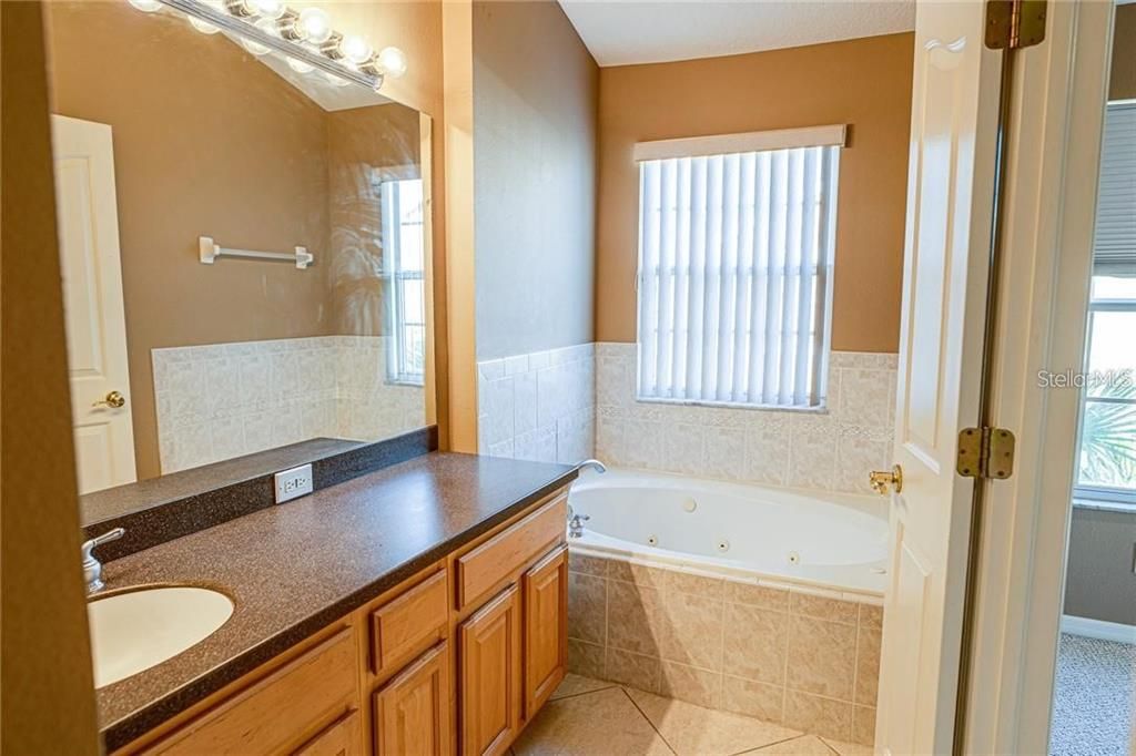 For Rent: $2,950 (3 beds, 2 baths, 1850 Square Feet)