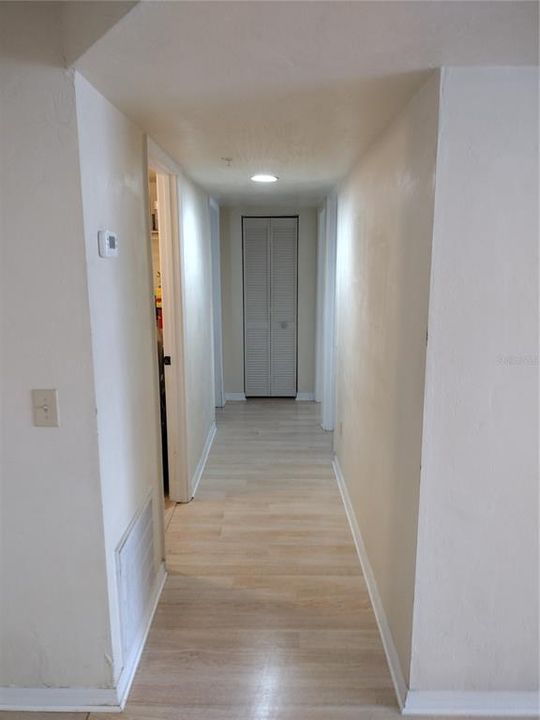 For Sale: $164,500 (3 beds, 2 baths, 1093 Square Feet)