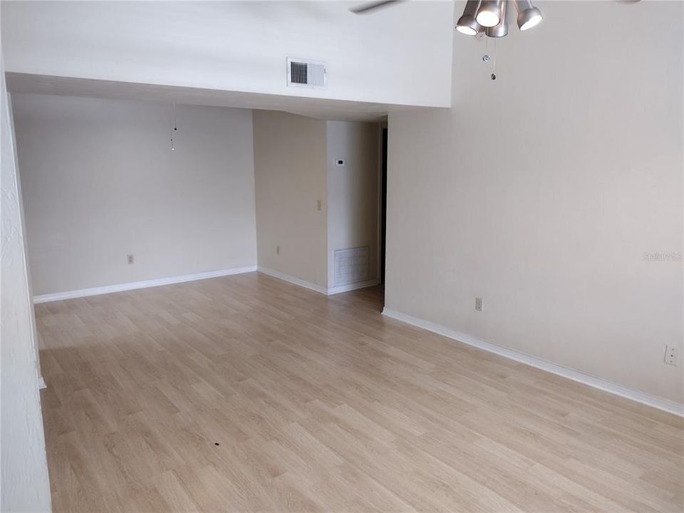 For Sale: $164,500 (3 beds, 2 baths, 1093 Square Feet)