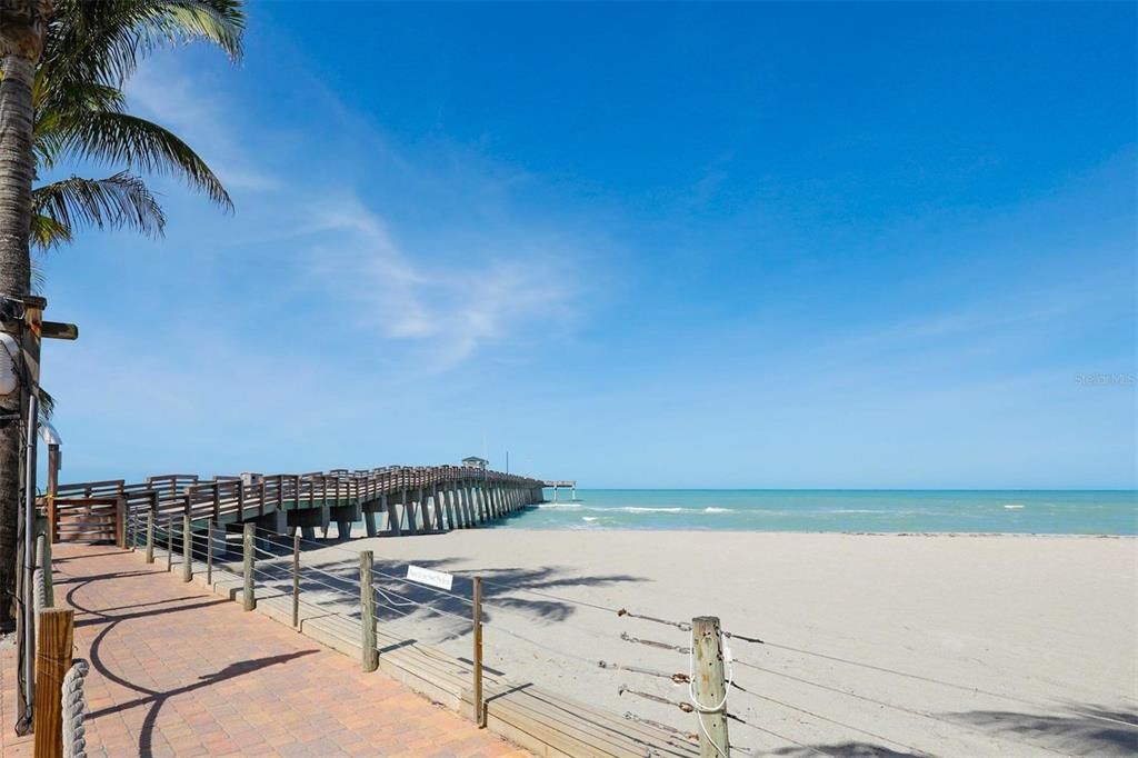 For Sale: $279,000 (2 beds, 1 baths, 1105 Square Feet)