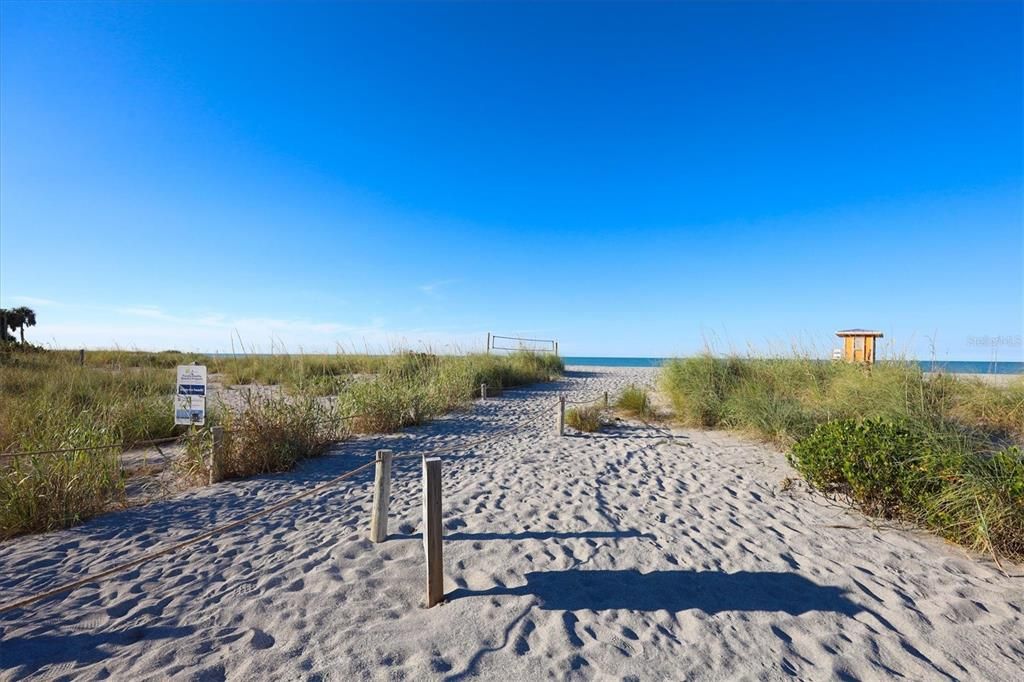 For Sale: $279,000 (2 beds, 1 baths, 1105 Square Feet)